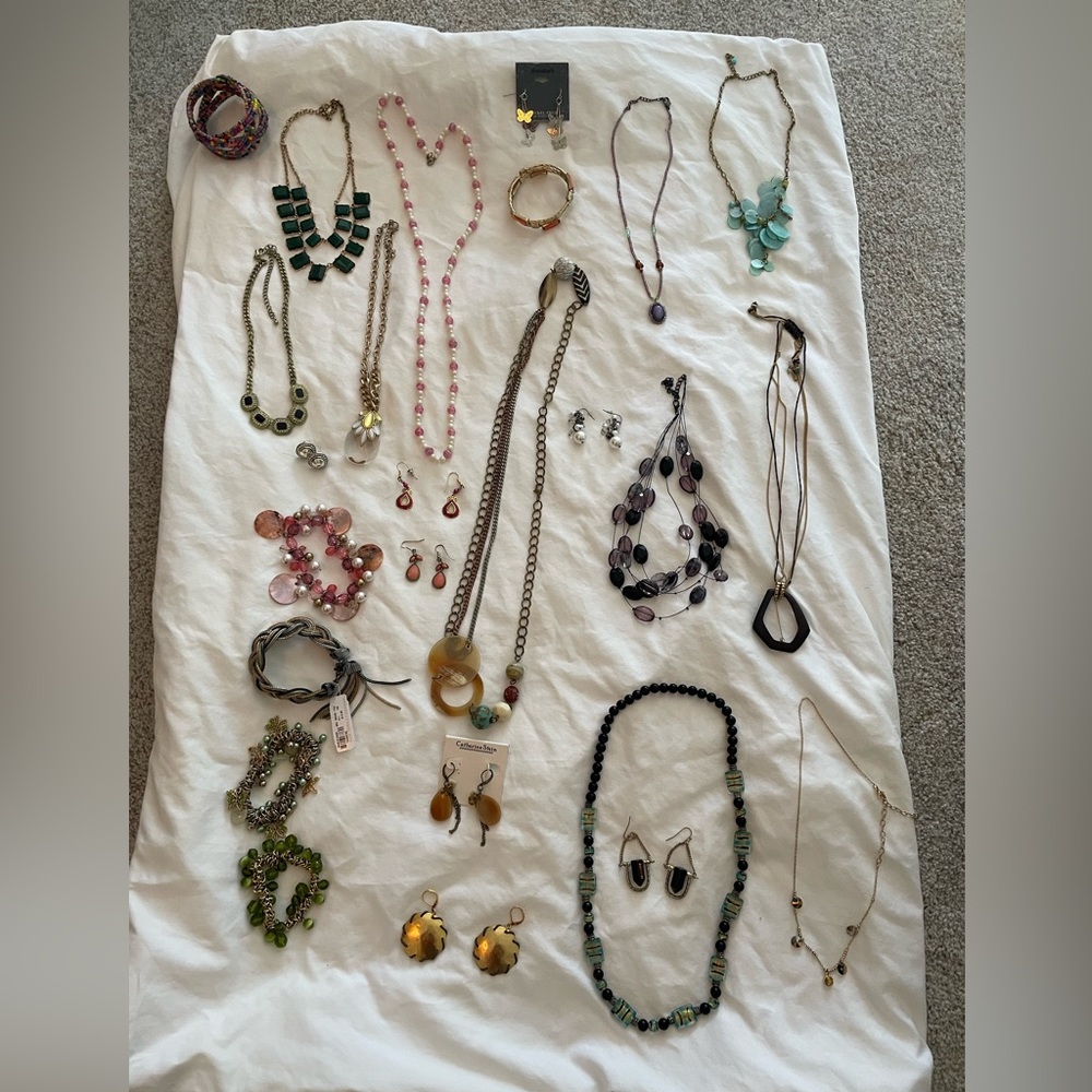 fantastic lot of jewelry some new with tag